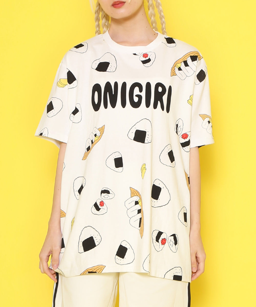 ﾌｰﾄﾞ総柄Tｼｬﾂ