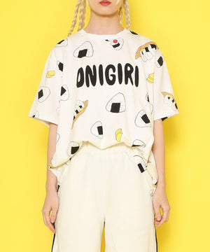 ﾌｰﾄﾞ総柄Tｼｬﾂ