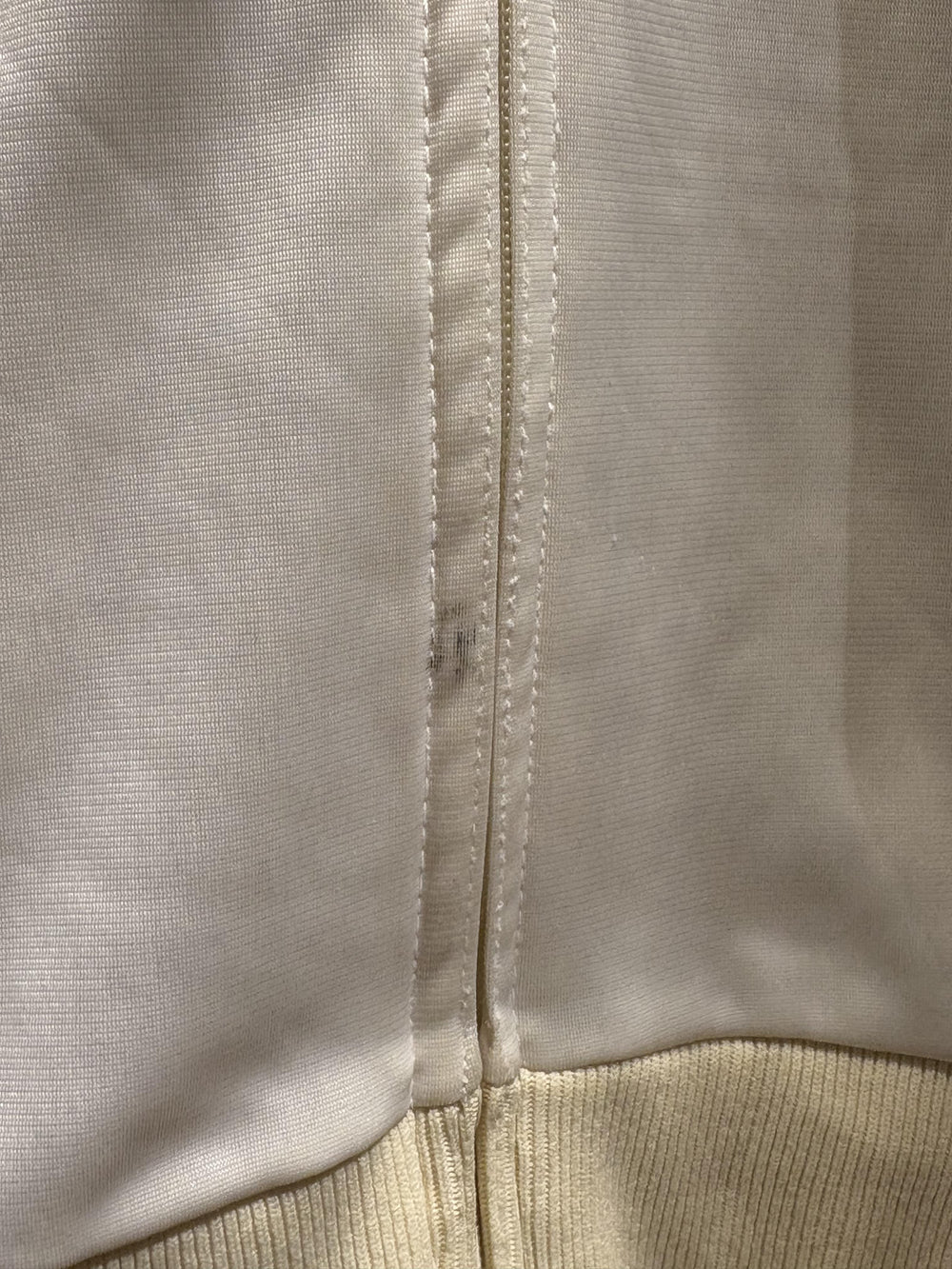 adidas トラックジャケット