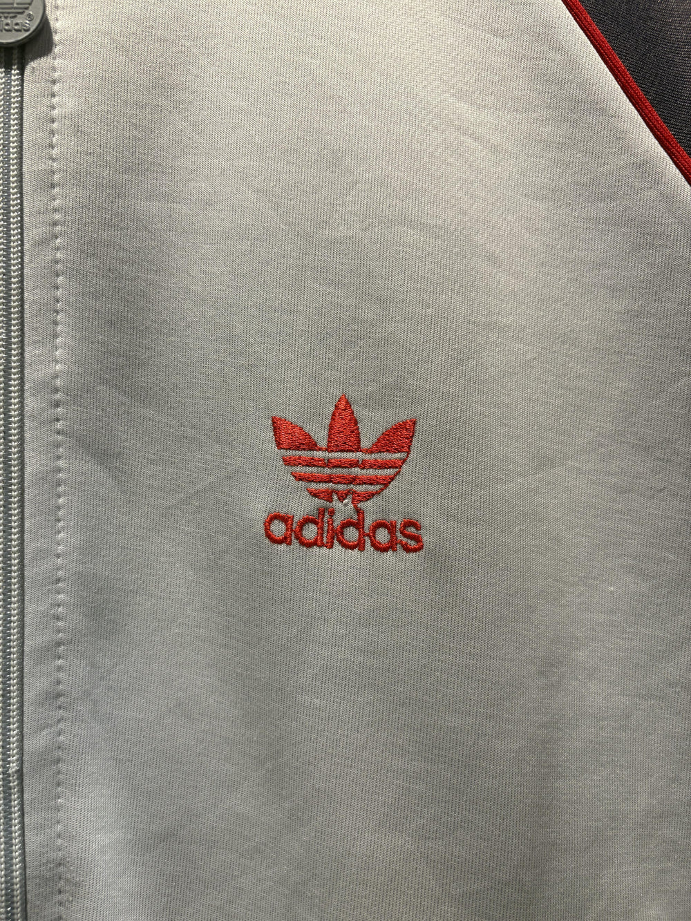 adidas トラックジャケット