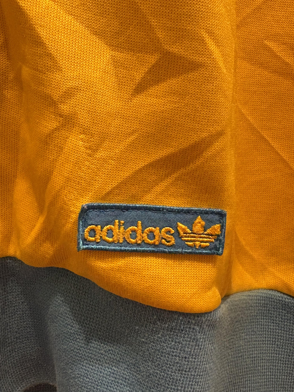 adidas トラックジャケット