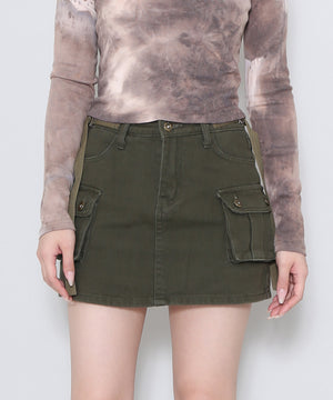 カーキ モデル：161cm M着用