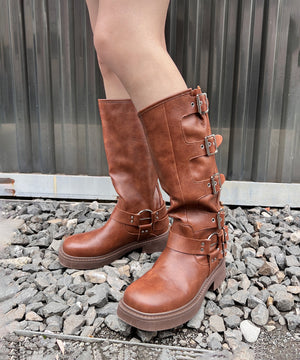 ブラウン モデル：154㎝ S着用