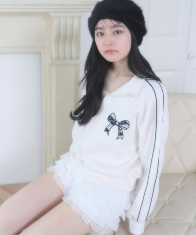 ホワイトアイボリー モデル：160cm F着用