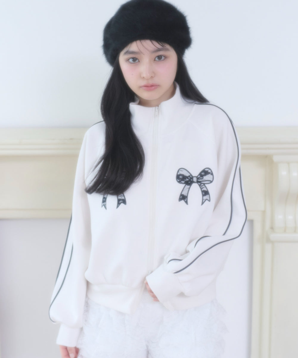 ホワイトアイボリー モデル：160cm F着用