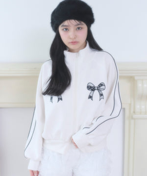 ホワイトアイボリー モデル：160cm F着用