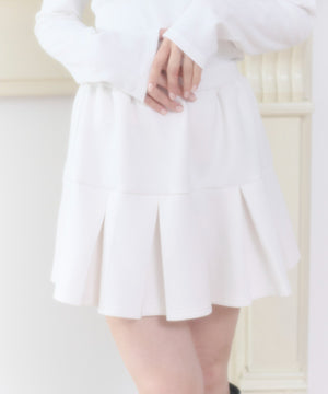 ホワイトアイボリー モデル：160cm F着用