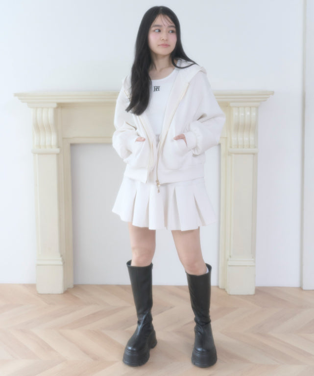 ホワイトアイボリー モデル：160cm F着用