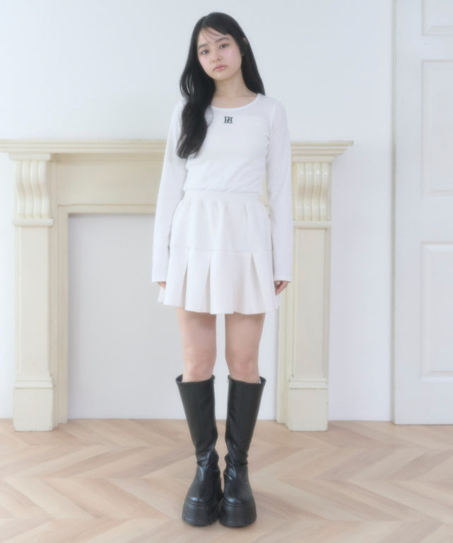 ホワイト モデル：160cm F着用