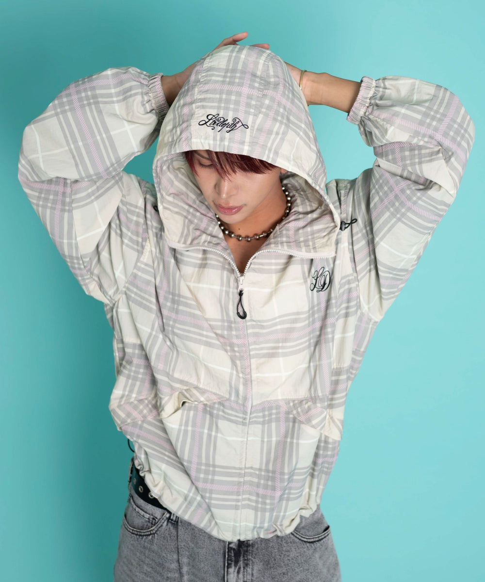 ピンクソノタ モデル：175cm L着用