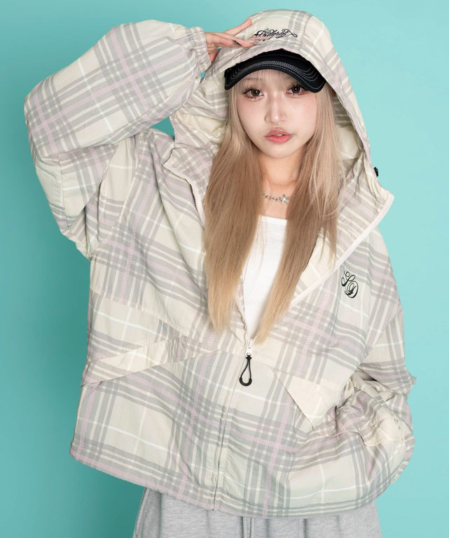 ピンクソノタ モデル：160cm L着用