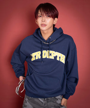 ネイビー モデル：175cm L着用