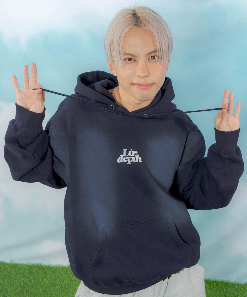 ネイビー モデル：170cm L着用