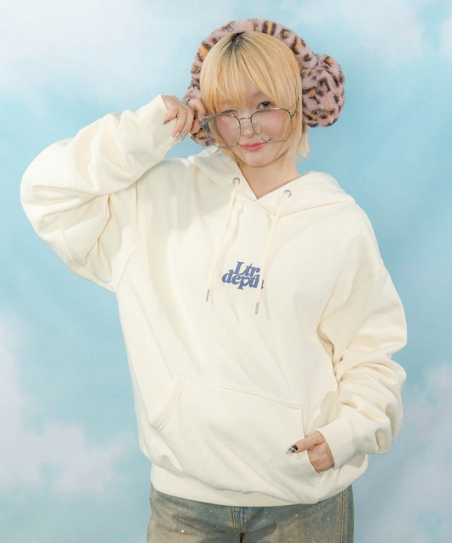 ホワイトアイボリー モデル：154cm M着用