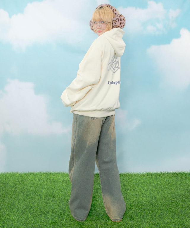 ホワイトアイボリー モデル：154cm M着用