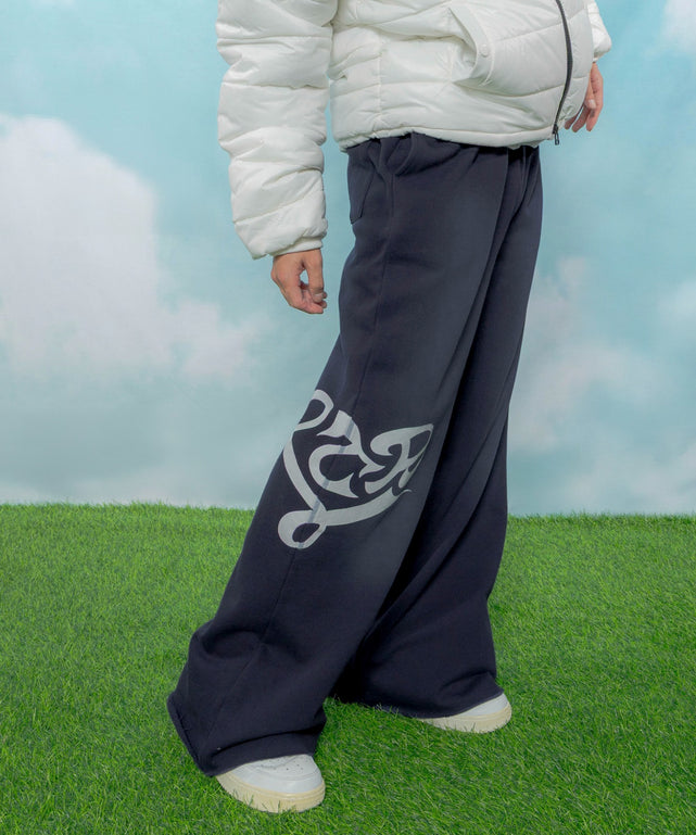 裏起毛ハートモチーフスウェットパンツ/ネイビー モデル：170cm L着用