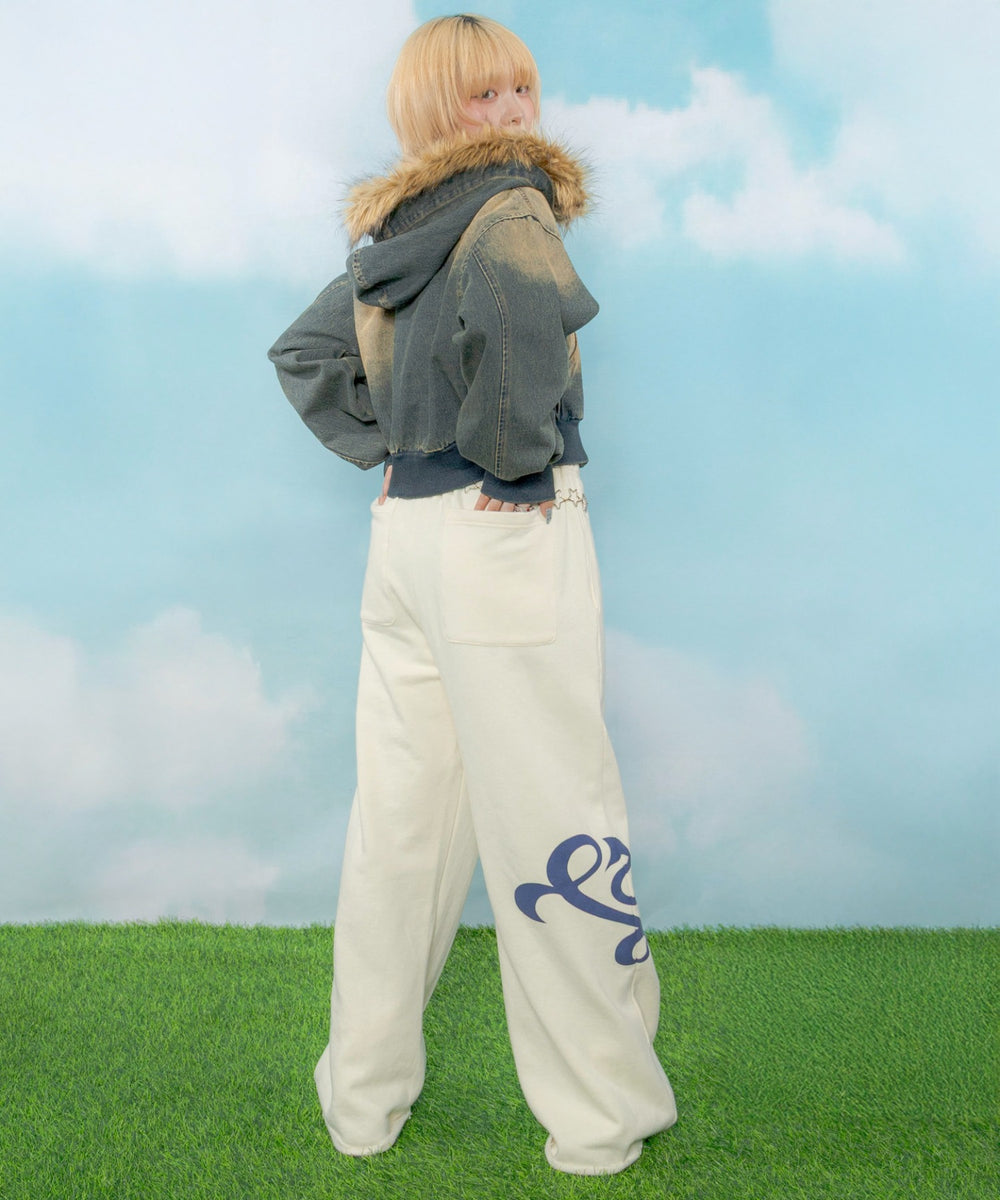 ホワイトアイボリー モデル：154cm M着用