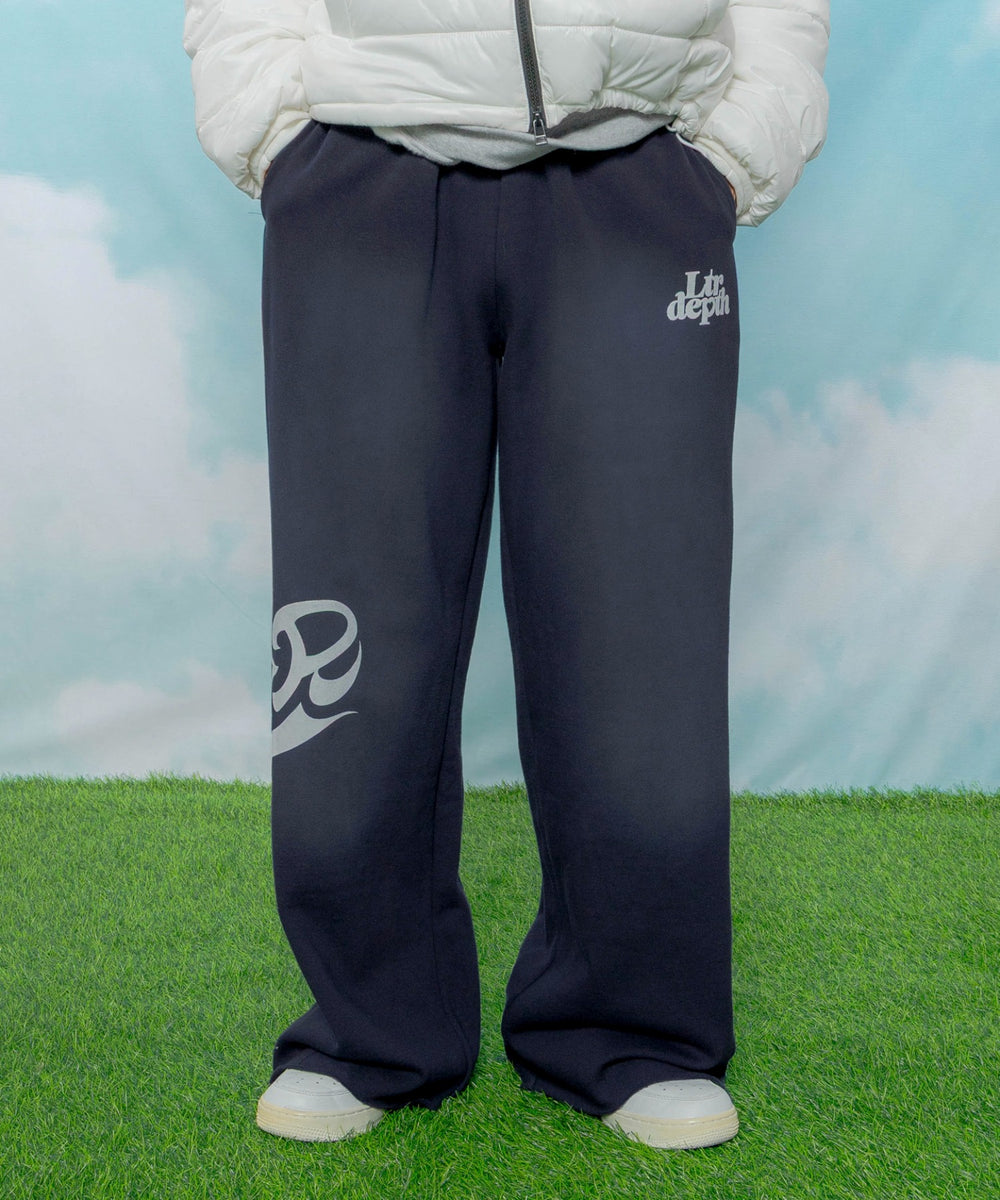 ネイビー モデル：170cm L着用