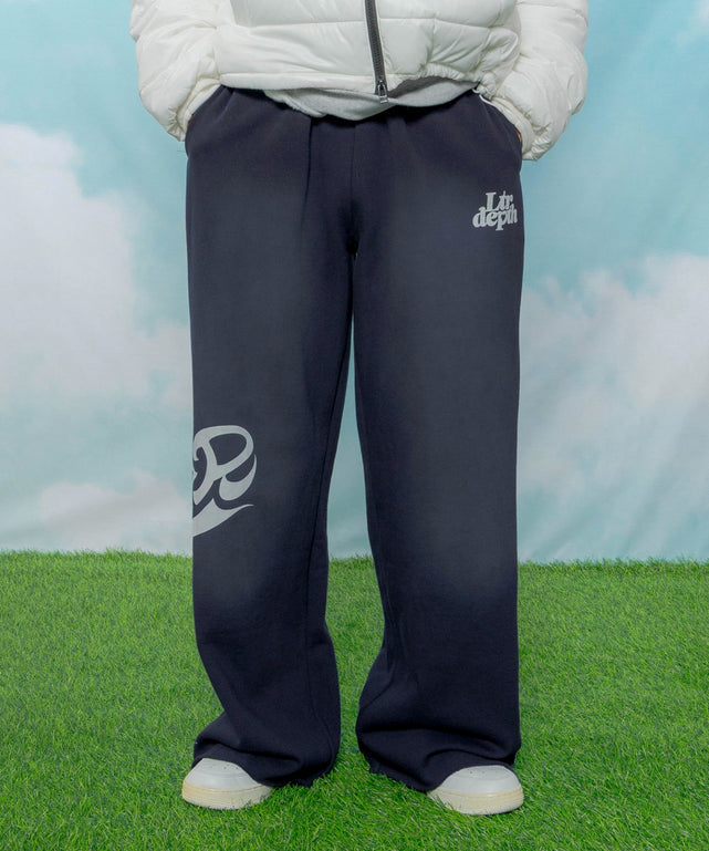 ネイビー モデル：170cm L着用