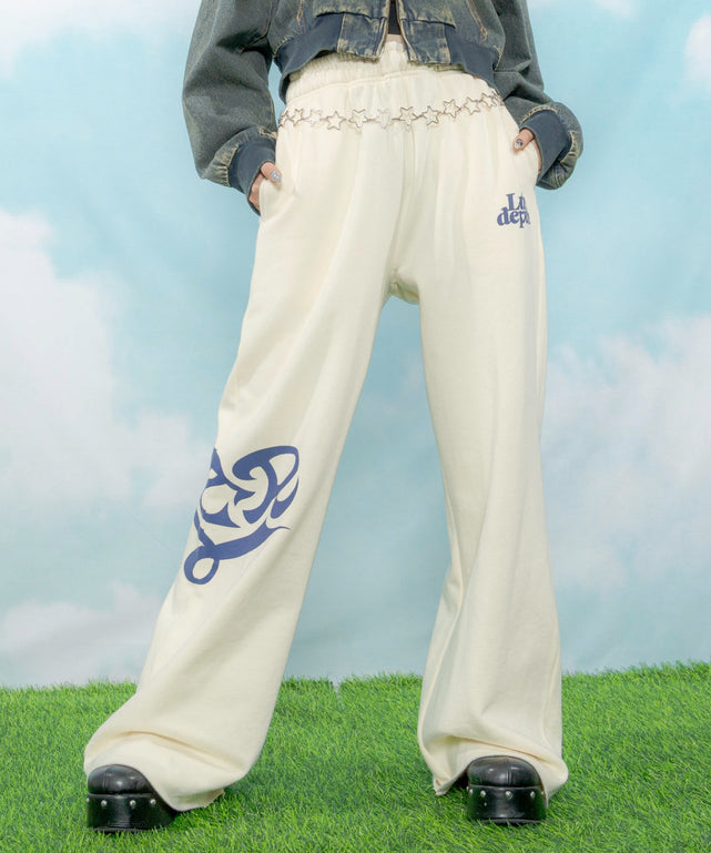 ホワイトアイボリー モデル：154cm M着用