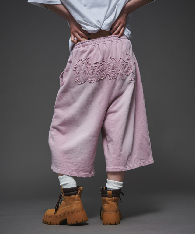 ダメージアップリケショートパンツ/ピンク　モデル:165cm M着用