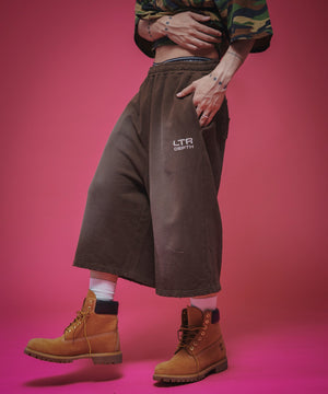 ブラウン　モデル:175cm L着用