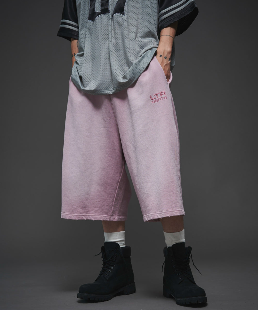 ピンク　モデル:175cm L着用