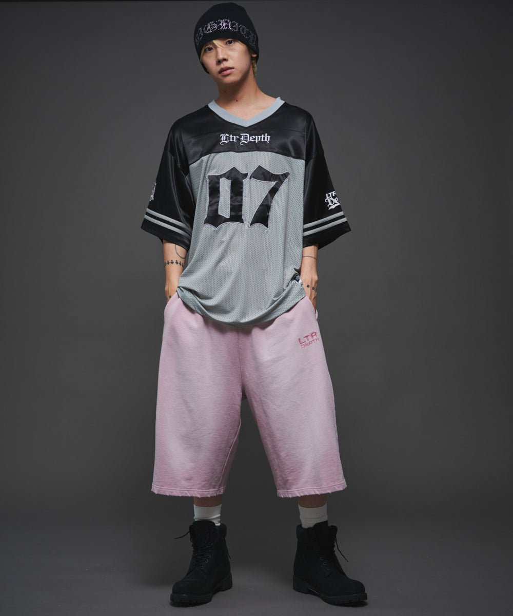 ピンク　モデル:175cm L着用