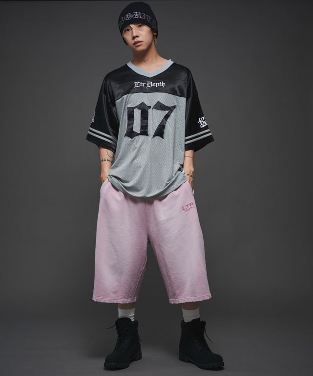 ピンク　モデル:175cm L着用