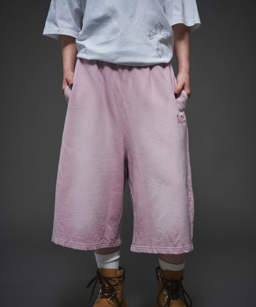 ピンク　モデル:165cm M着用