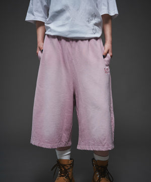 ピンク　モデル:165cm M着用