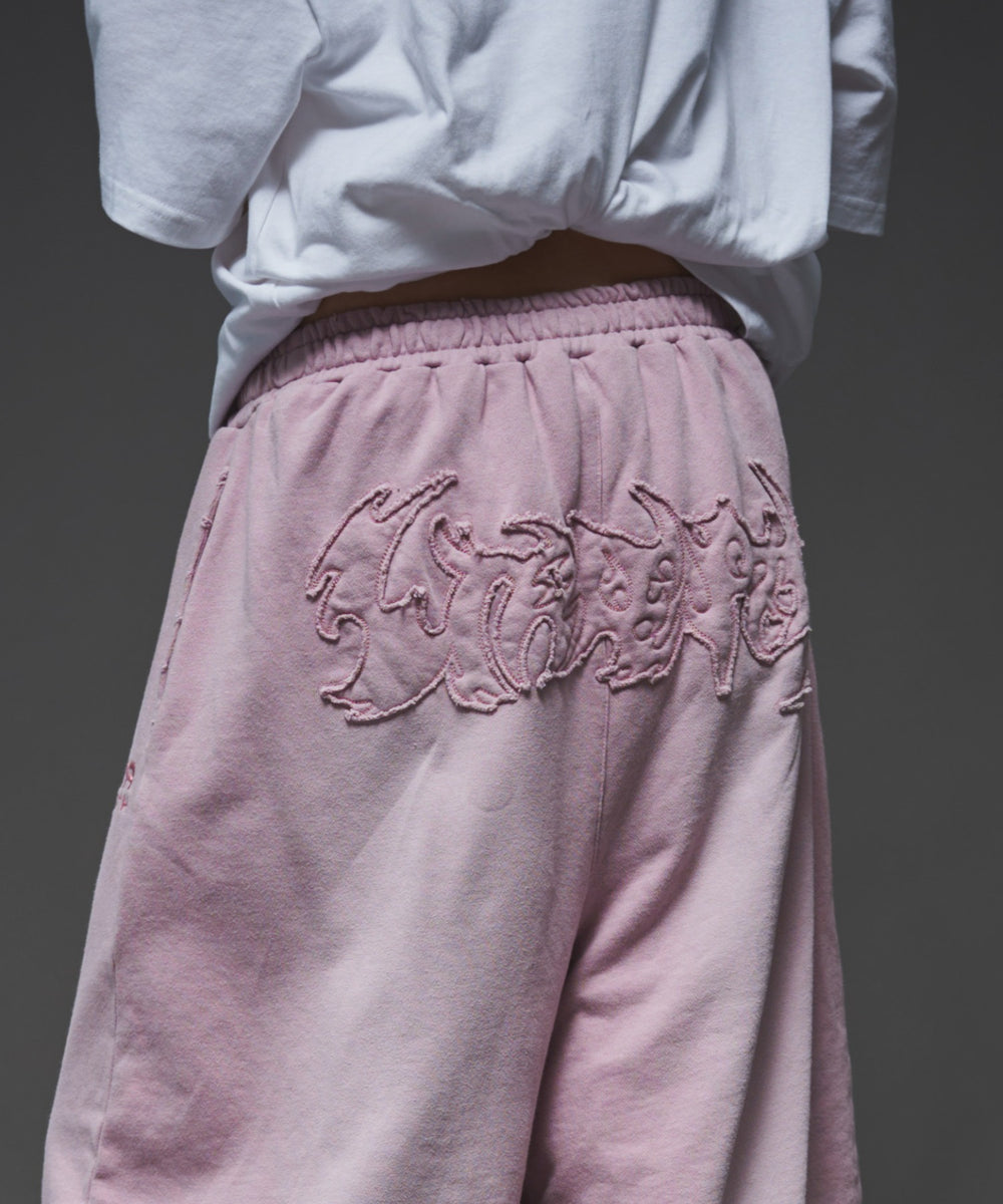 ピンク　モデル:165cm M着用