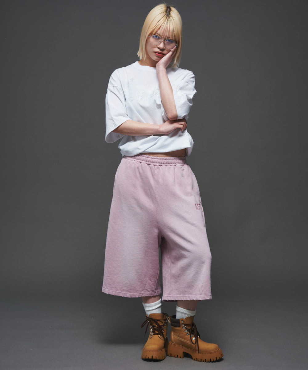 ピンク　モデル:165cm M着用