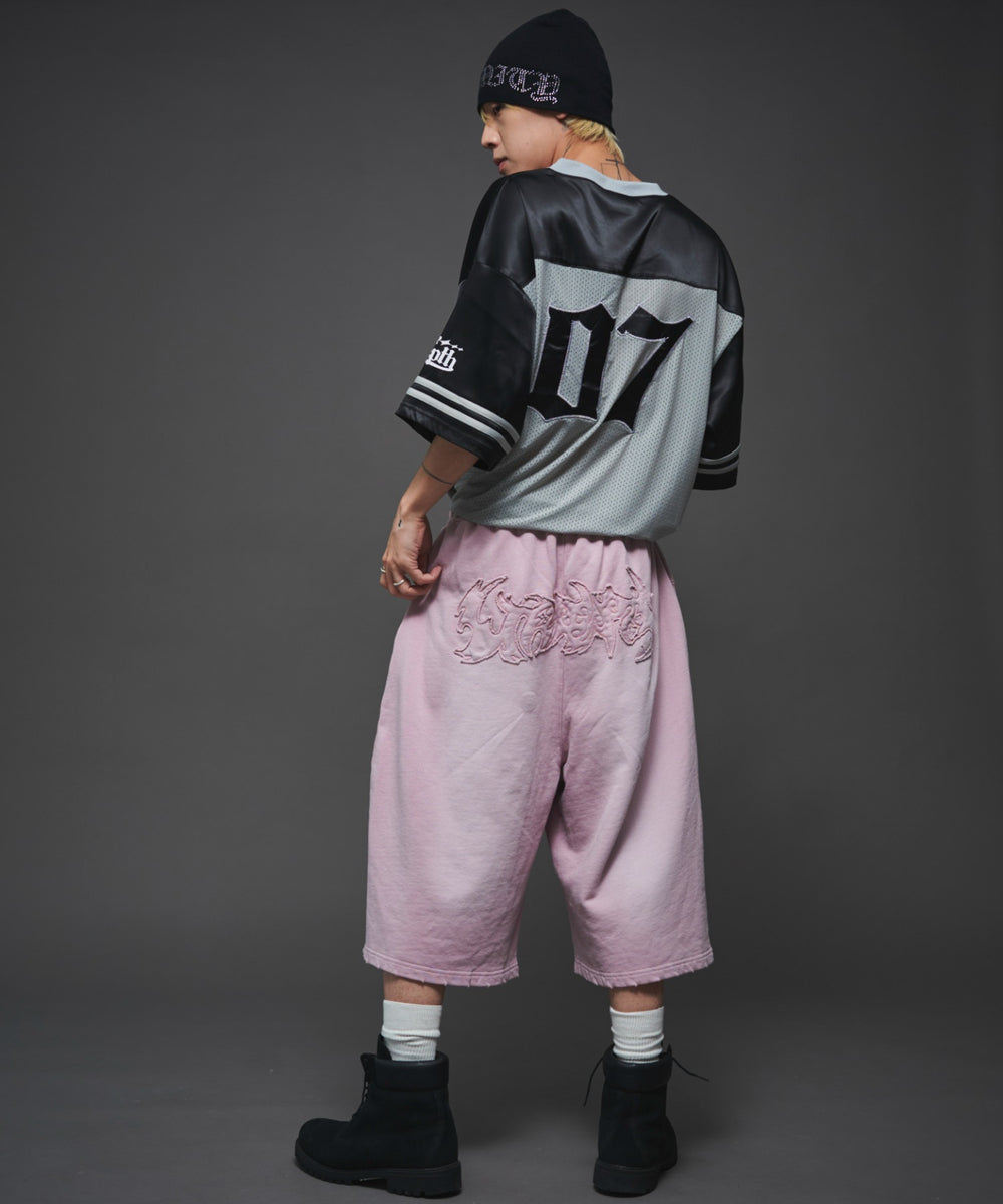 ピンク　モデル:175cm L着用