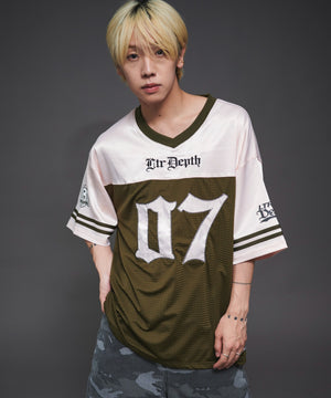 ピンク モデル：175cm L着用