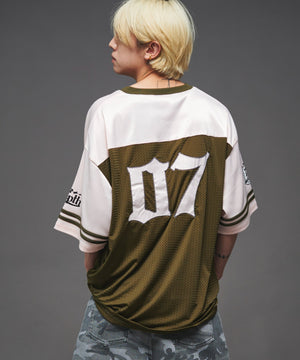 ピンク モデル：175cm L着用