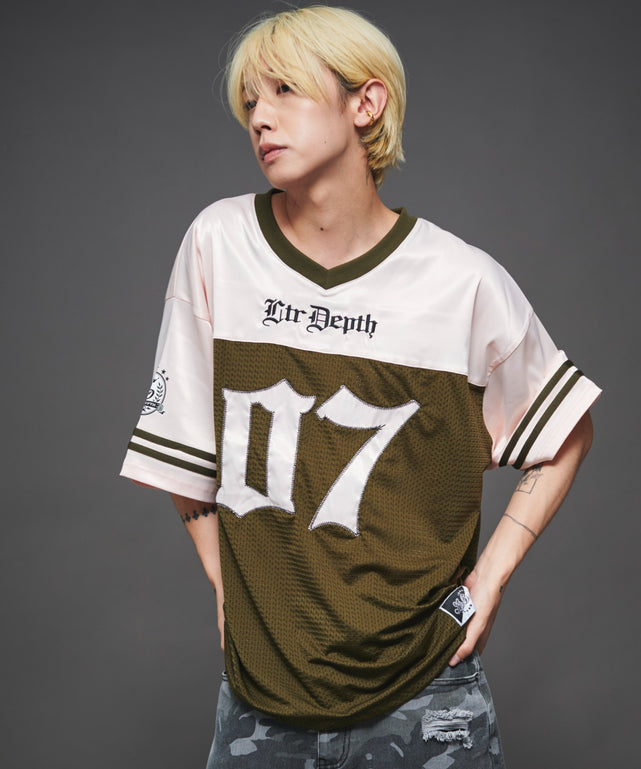 ピンク モデル：175cm L着用