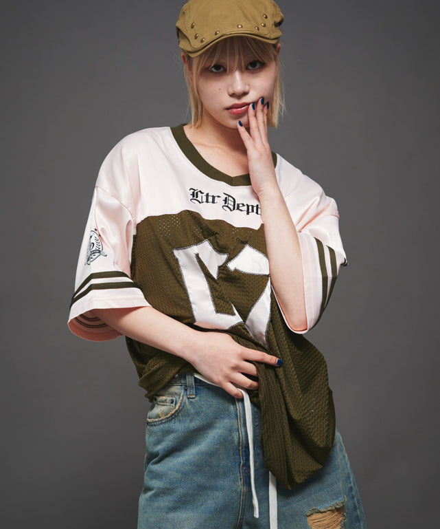 ピンク モデル：165cm M着用