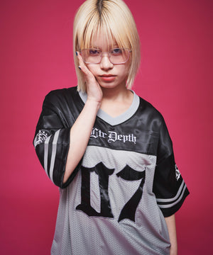 グレー モデル：165cm M着用