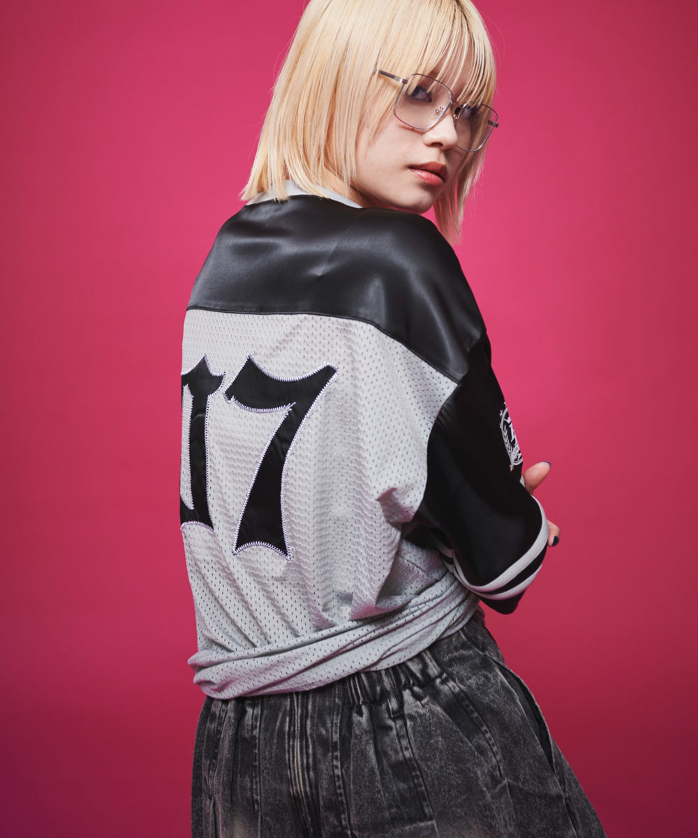 グレー モデル：165cm M着用