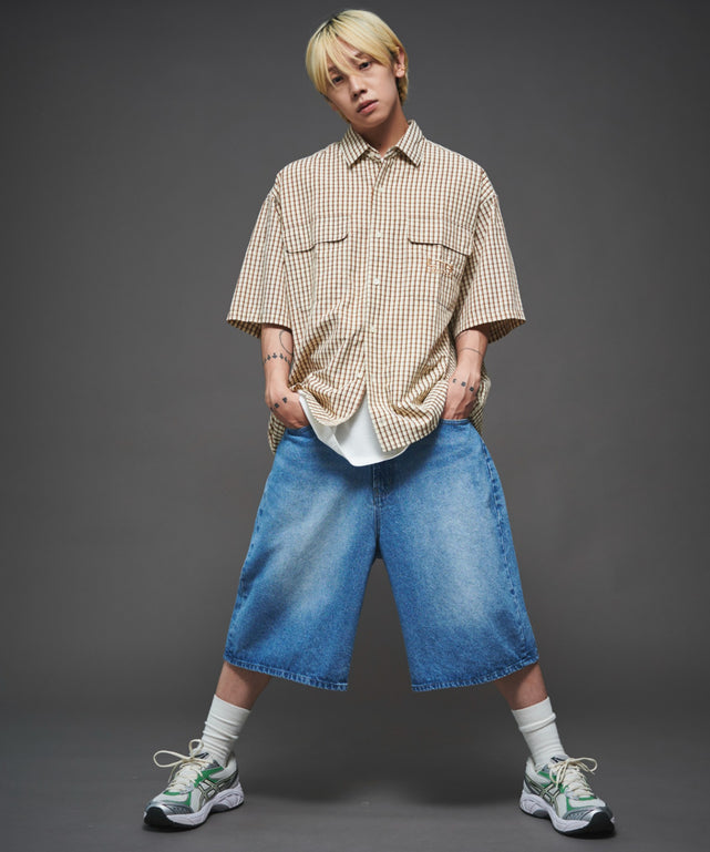 ベージュチェック１ モデル：175cm L着用