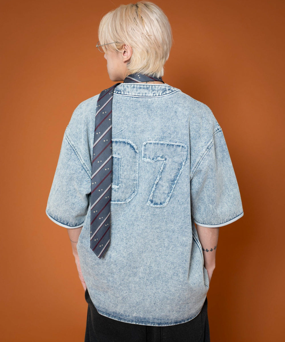 デニム淡加工　モデル:175cm L着用