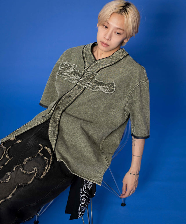 カーキ　モデル:175cm L着用