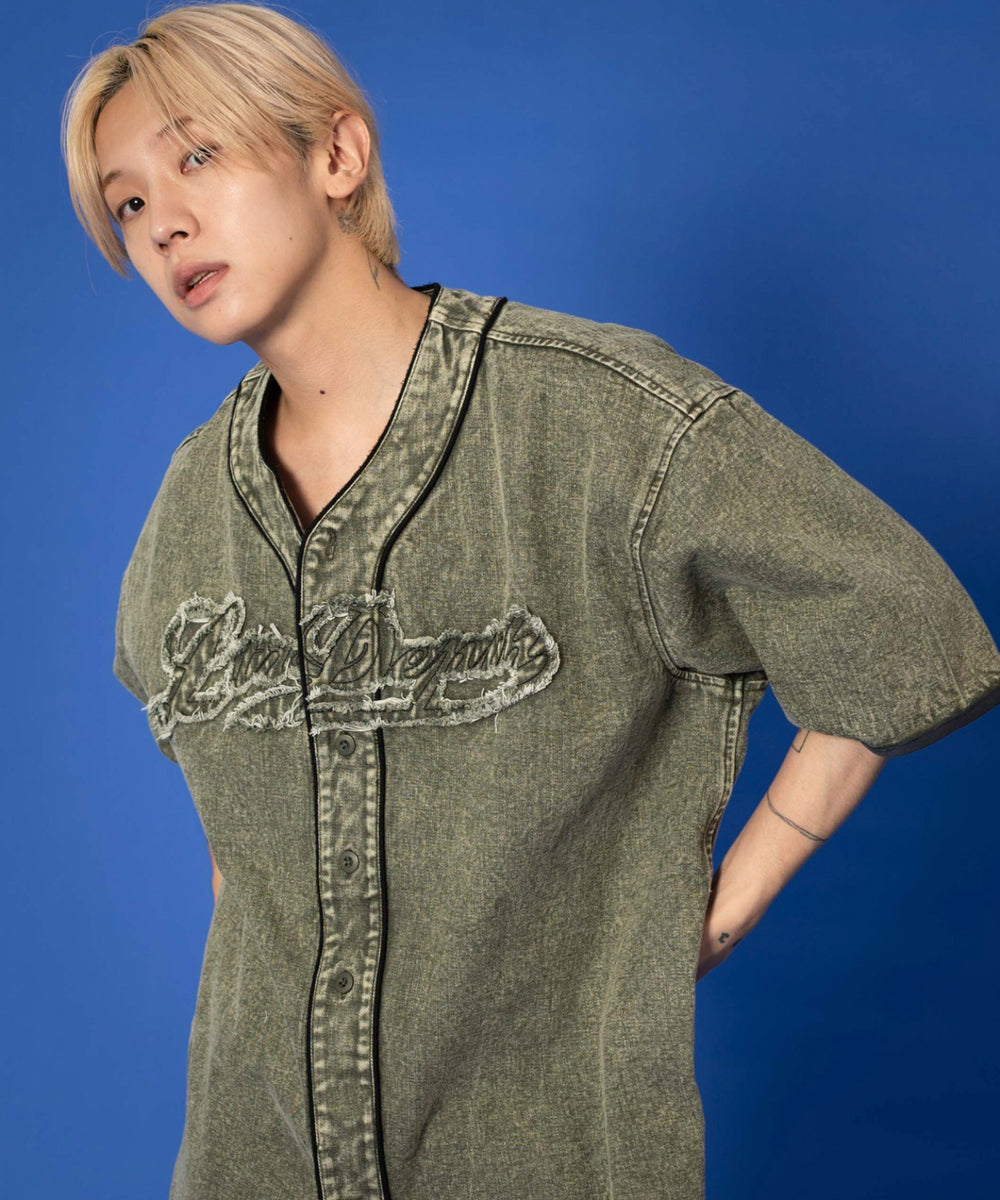 カーキ　モデル:175cm L着用