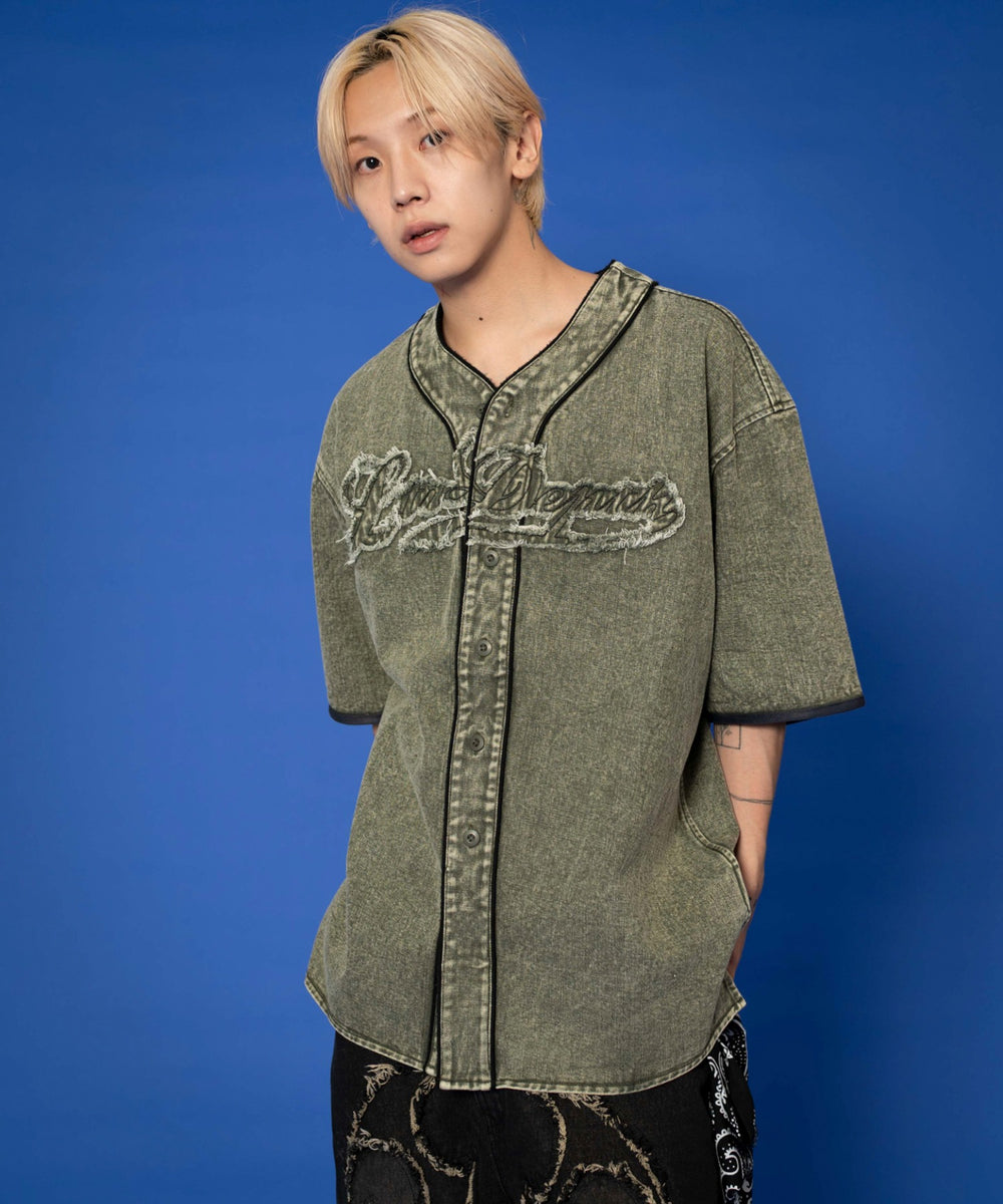 カーキ　モデル:175cm L着用