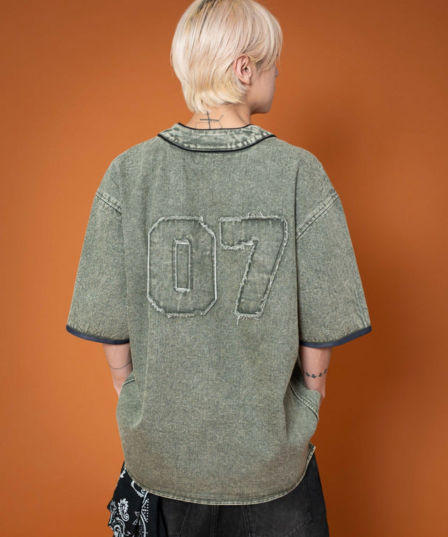 カーキ　モデル:175cm L着用