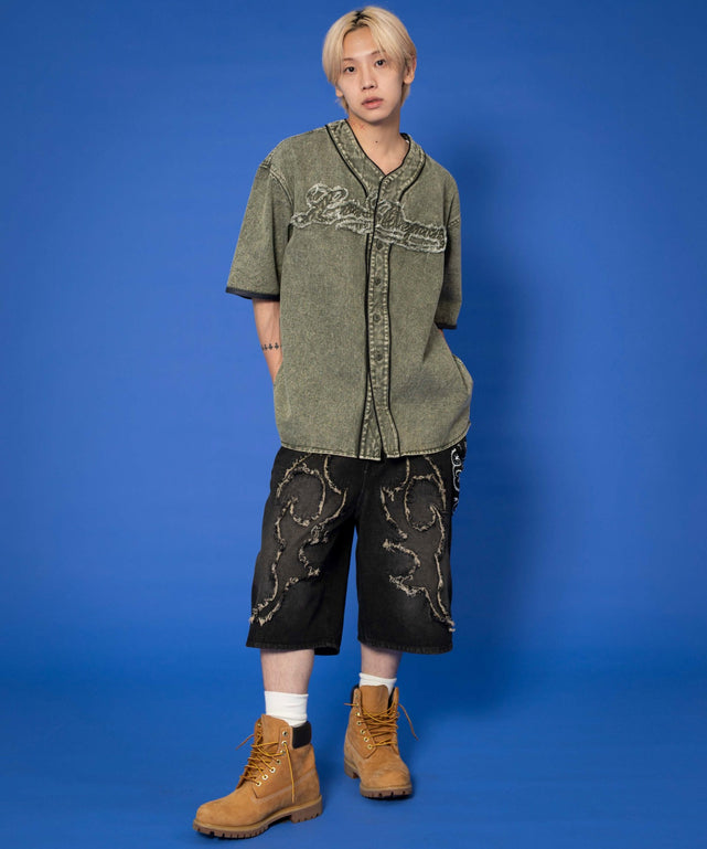 カーキ　モデル:175cm L着用