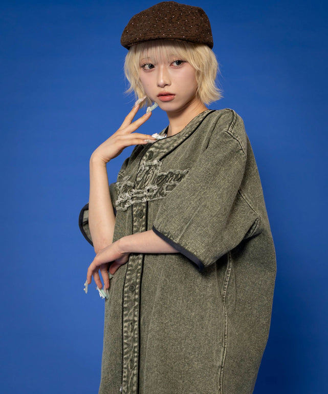 カーキ　モデル:158cm M着用