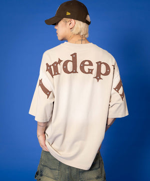 ベージュ　モデル:175cm L着用