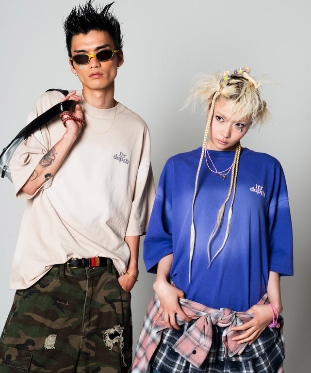 バックスタッズグラフィックT（SS）